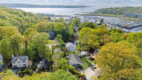 5 Towle Place, Glen Cove, NY 11542