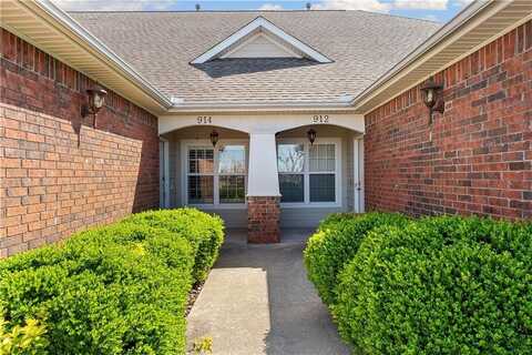 914 S Dixson ST, Rogers, AR 72758
