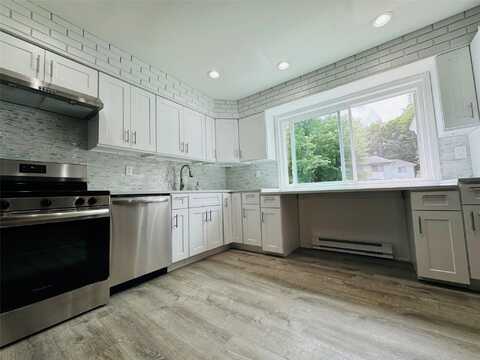 39 Elizabeth Way, Kiamesha Lake, NY 12751