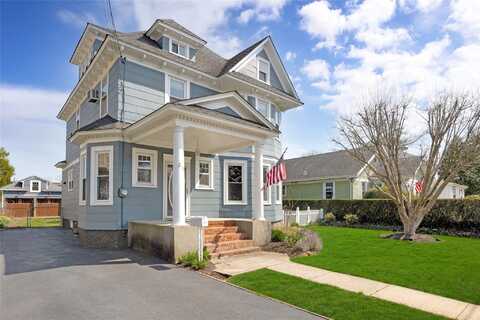 215 Staples Street, Farmingdale, NY 11735