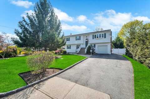 1584 N Gardiner Drive, Bay Shore, NY 11706