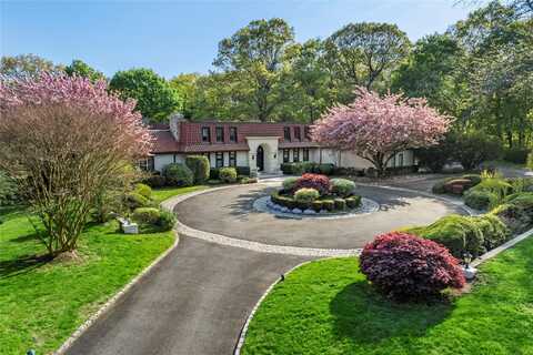 8 Trusdale Drive, Old Westbury, NY 11568