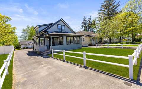 210 E Lakewood Street, Patchogue, NY 11772