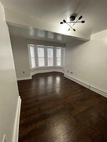 Grand St 287, Newburgh, NY 12550