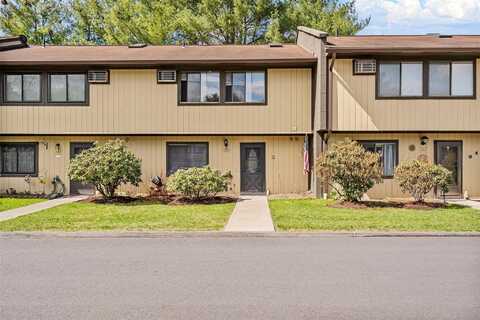 204 Chelsea Cove S, Hopewell Junction, NY 12533