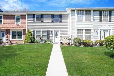 30 Federal Lane, Coram, NY 11727