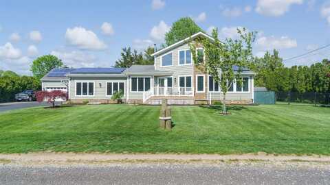 24 Jacobs Place, Aquebogue, NY 11931