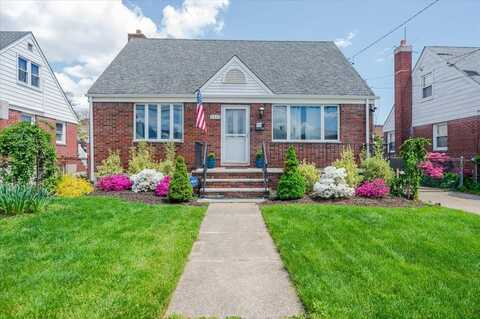 94-39 238th Street, Floral Park, NY 11001