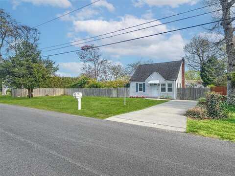 36 Westminster Drive, Shirley, NY 11967