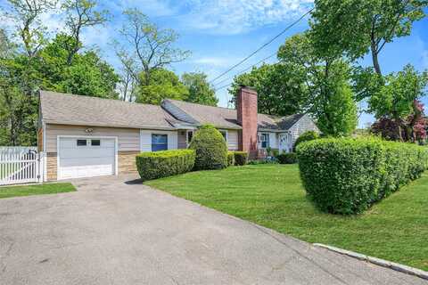 23 Portland Way, Wheatley Heights, NY 11798
