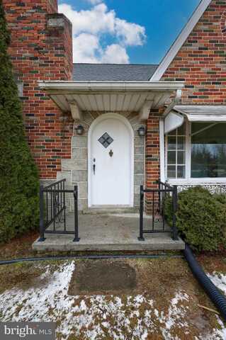 10 E CANAL ROAD, YORK, PA 17404