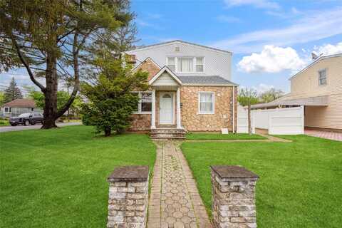 62 Bretton Road, New Hyde Park, NY 11040