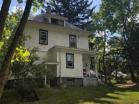 17 Crescent Drive, Huntington, NY 11743