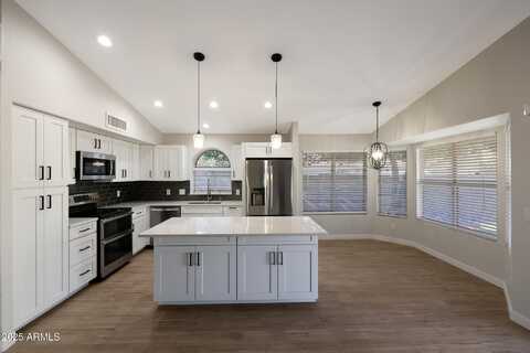 5616 E Gelding Drive, Scottsdale, AZ 85254