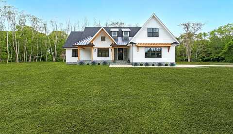 33 Lagoon Court, Jamesport, NY 11901
