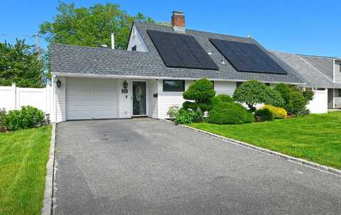 26 Sky Lane, Levittown, NY 11756