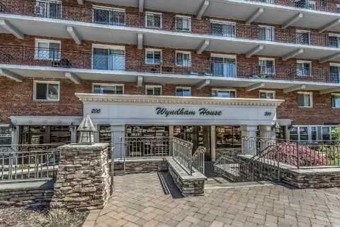 200 Atlantic Avenue, Lynbrook, NY 11563