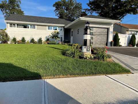 263 1st Avenue, Massapequa Park, NY 11762
