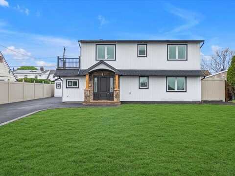 107 Abbey Lane, Levittown, NY 11756