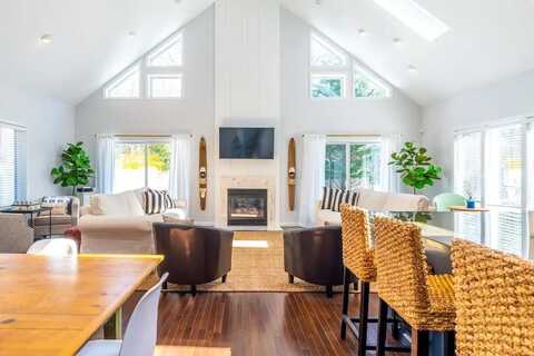 12 Lafayette Place, East Hampton, NY 11937