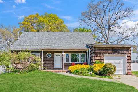 149 Le Grand St, Brentwood, NY 11717