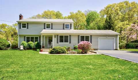 55 Hillside Avenue, Saint James, NY 11780