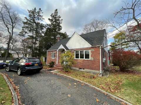 77 Pineaire Avenue, Farmingville, NY 11738