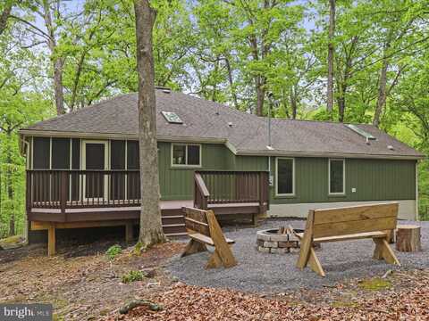 94 AURORA BOREALIS LANE, HEDGESVILLE, WV 25427