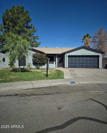 696 W SHAWNEE Drive, Chandler, AZ 85225