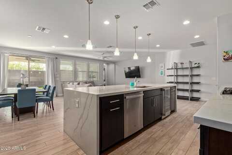 6931 W SPUR Drive, Peoria, AZ 85383