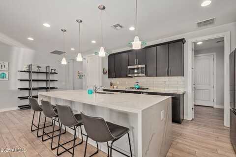 6931 W SPUR Drive, Peoria, AZ 85383