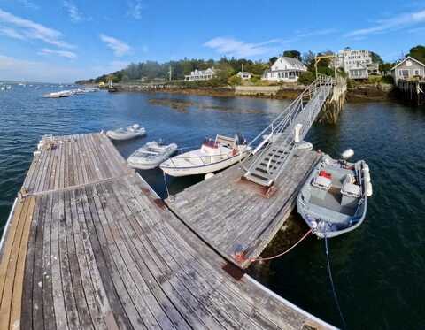 6 Merritt House Road, Harpswell, ME 04066