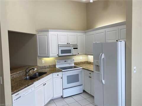 3785 Fieldstone, NAPLES, FL 34109