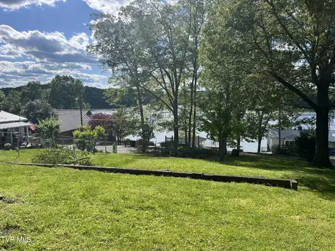 1033 Haw Ridge Road, Piney Flats, TN 37686