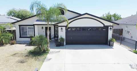 330 10th Street, Mc Farland, CA 93250