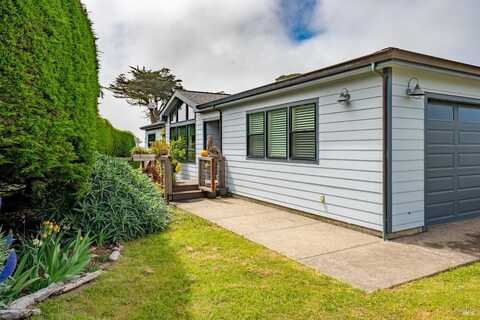 43661 Cypress Parkway, Manchester, CA 95459