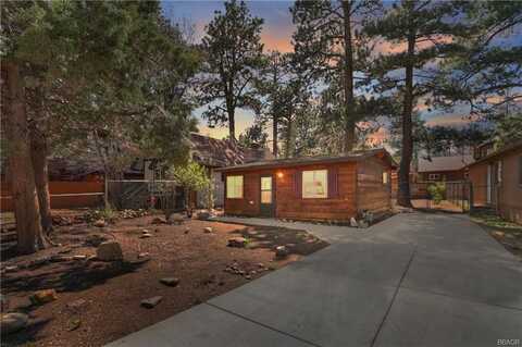 726 Riverside Avenue, Sugarloaf, CA 92386