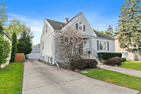 47 Central Avenue, Roselle, IL 60172