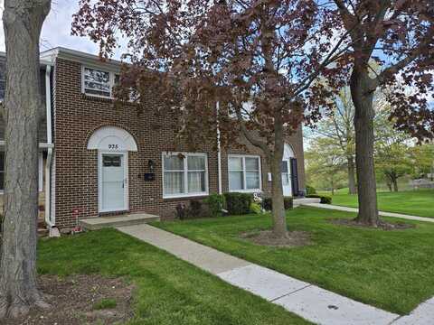 935 Banbury Court, Schaumburg, IL 60194