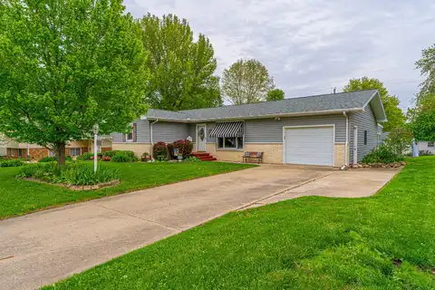 18 Rigg Drive, Lincoln, IL 62656