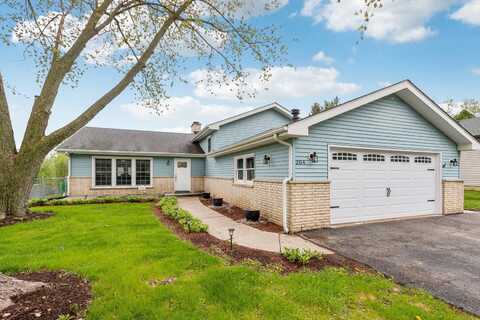 204 Oakleaf Road, Lake In The Hills, IL 60156