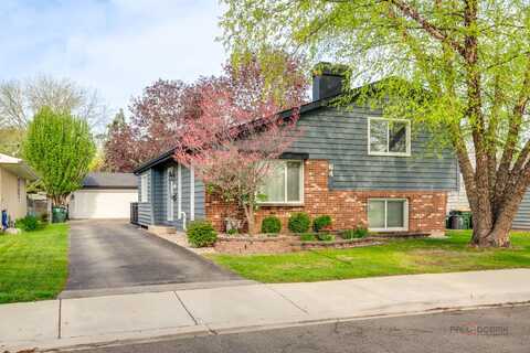 64 N Lincoln Avenue, Mundelein, IL 60060