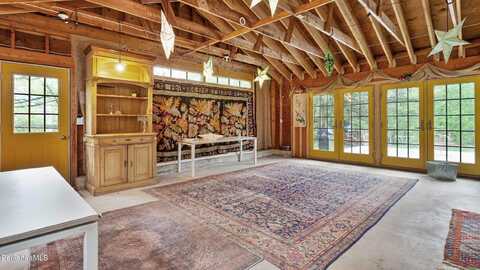 170 Stockbridge Rd, Lee, MA 01238