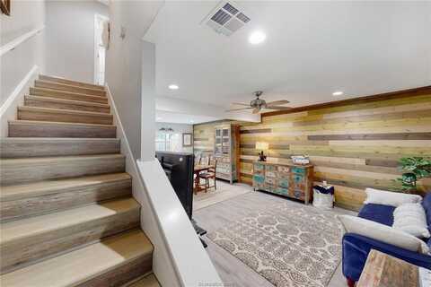 513 Boyett Street, College Station, TX 77840