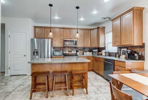 1424 W STONE MEADOW, West Jordan, UT 84088