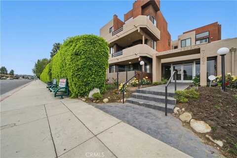 7826 Topanga Canyon Boulevard, Canoga Park, CA 91304