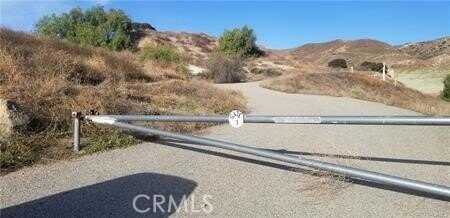 87 Crown Hill Street, Simi Valley, CA 93063