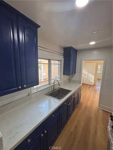 950 E 48th Street, Los Angeles, CA 90011