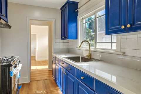 950 E 48th Street, Los Angeles, CA 90011
