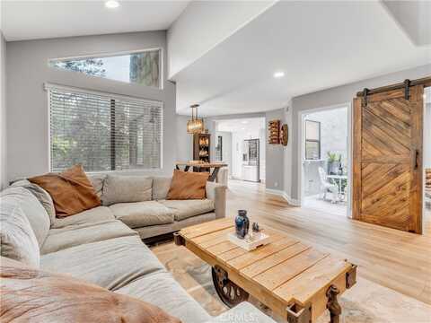 29729 Strawberry Hill Drive, Agoura Hills, CA 91301